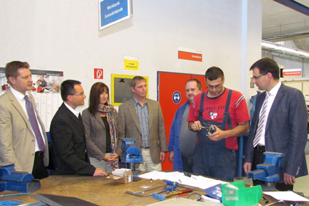 Die DRONCO AG in Wunsiedel bietet fr noch zwei Ausbildungspltze zum Maschinen- und Anlagenfhrer an